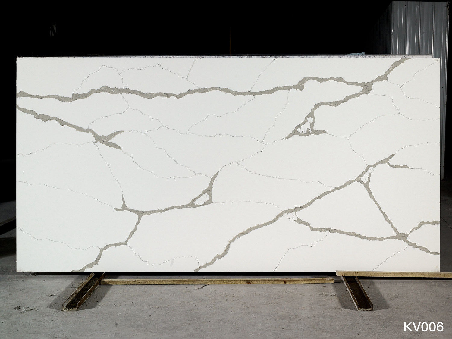 Quartz stone slab